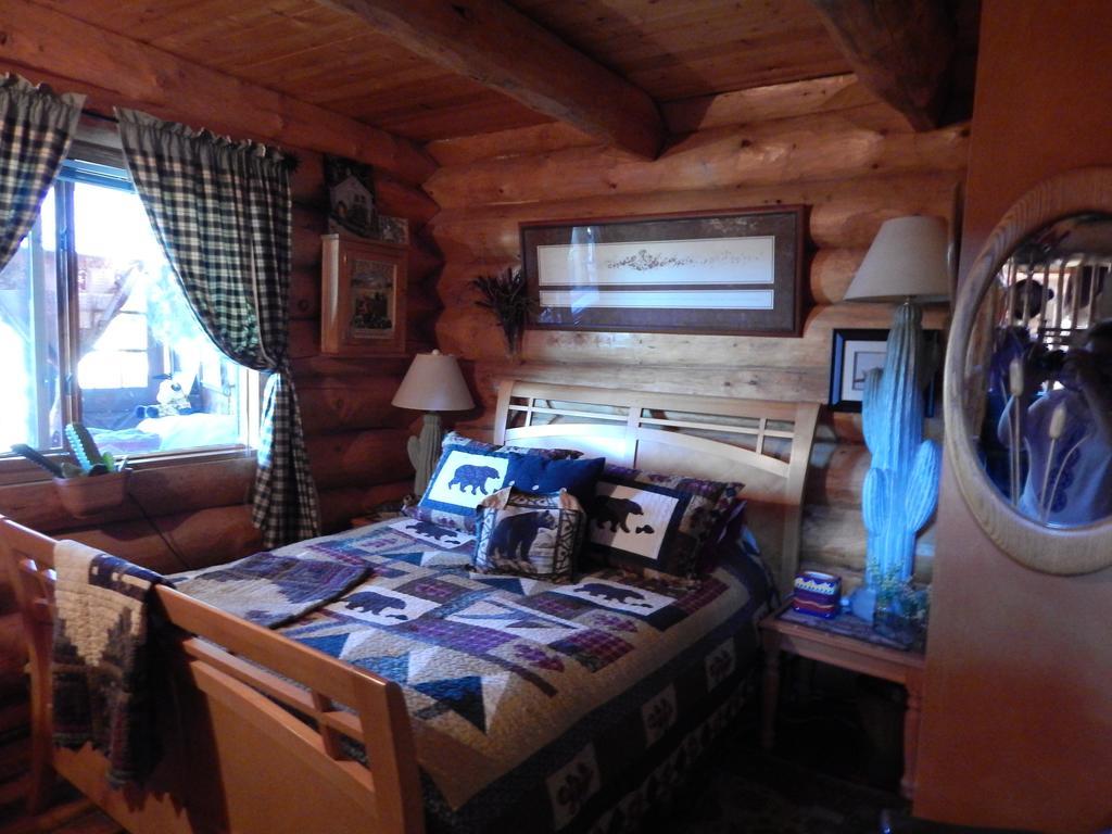 Idle Spurs Log Cabin Bed & Breakfast Блэк Даймонд Экстерьер фото