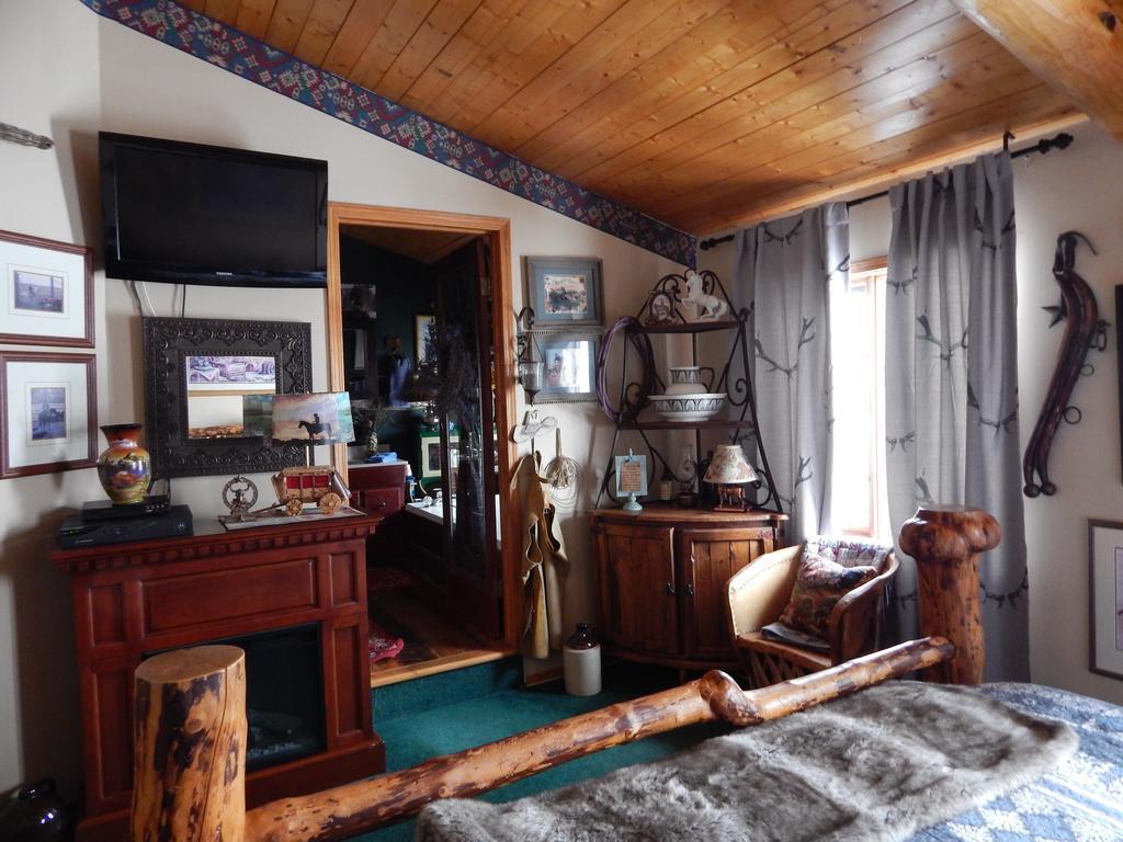 Idle Spurs Log Cabin Bed & Breakfast Блэк Даймонд Экстерьер фото