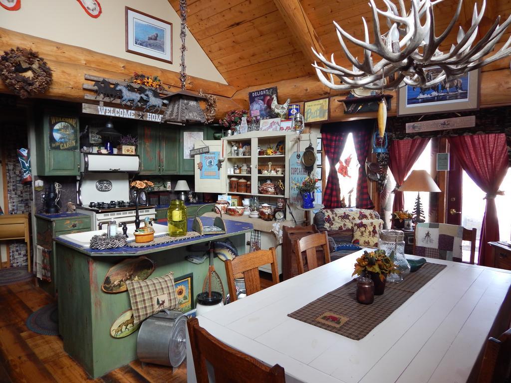 Idle Spurs Log Cabin Bed & Breakfast Блэк Даймонд Экстерьер фото
